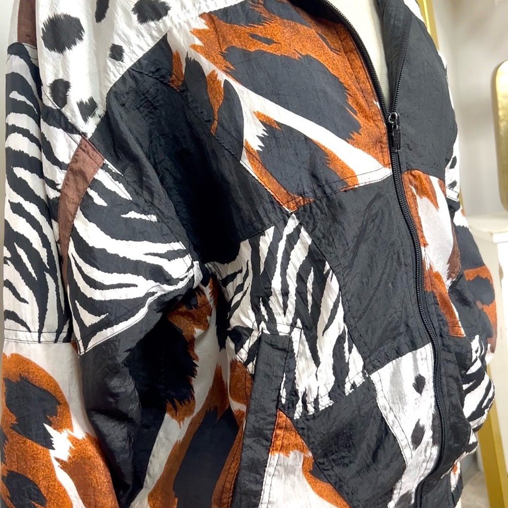 Stylish Women's Patchwork Jacket - image 4